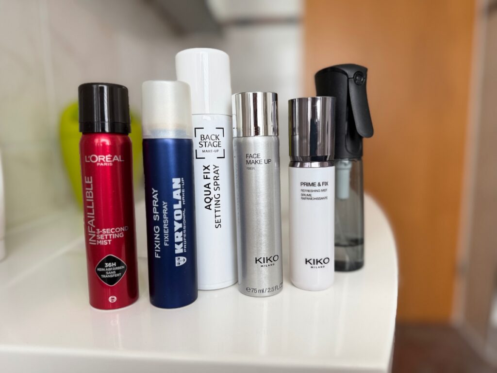 verschiedene Fixier- und Settingssprays
